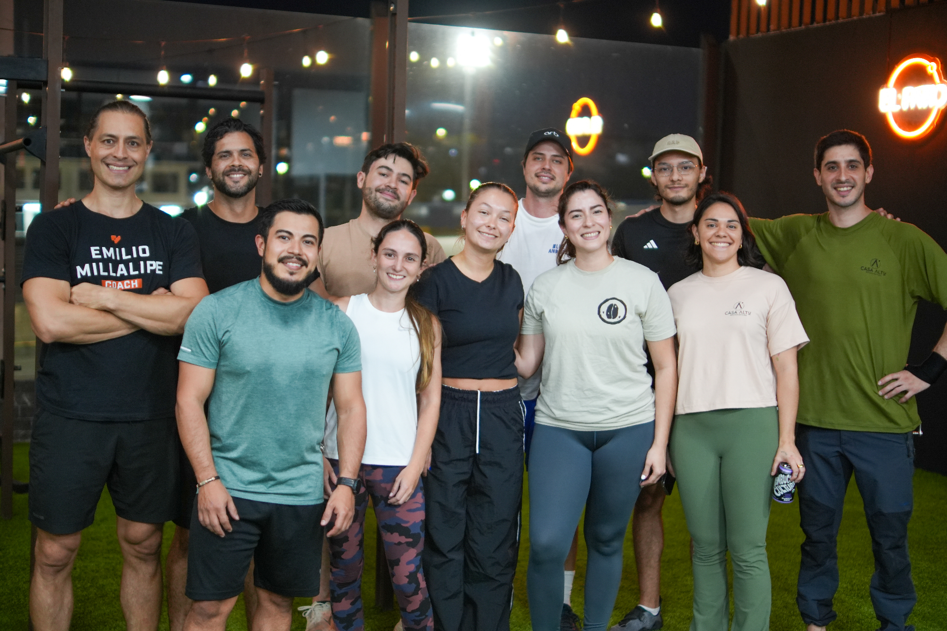 Comunidad Casa Altú reunida después de entrenar